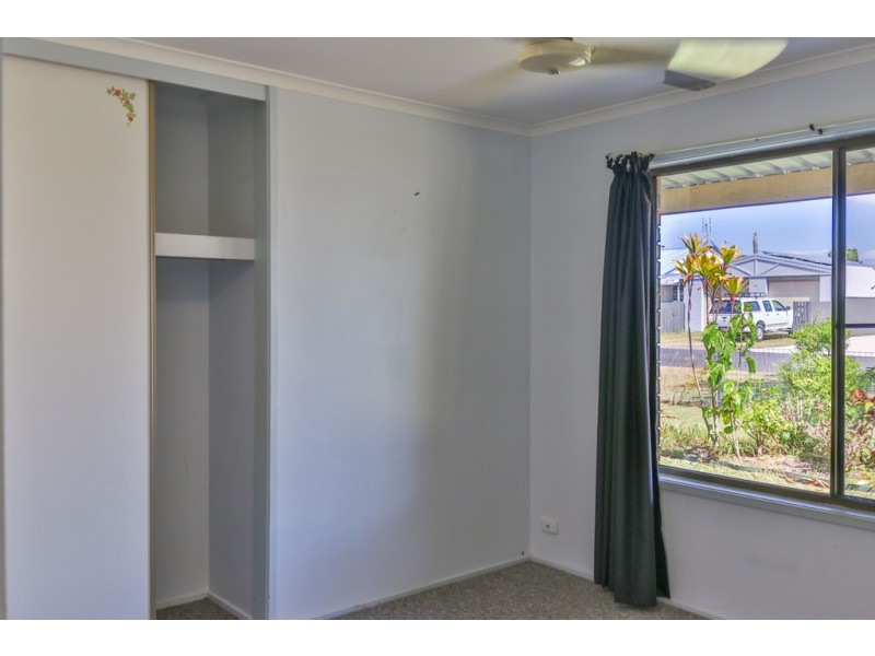 14 Herbert Street, Urangan QLD 4655