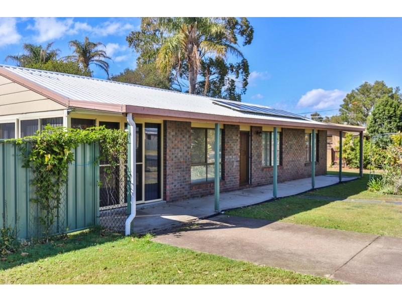 14 Herbert Street, Urangan QLD 4655