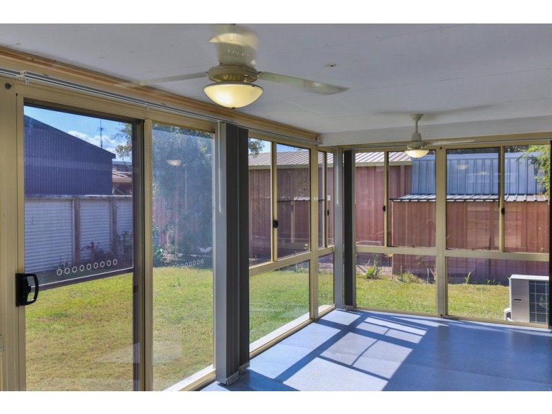 14 Herbert Street, Urangan QLD 4655