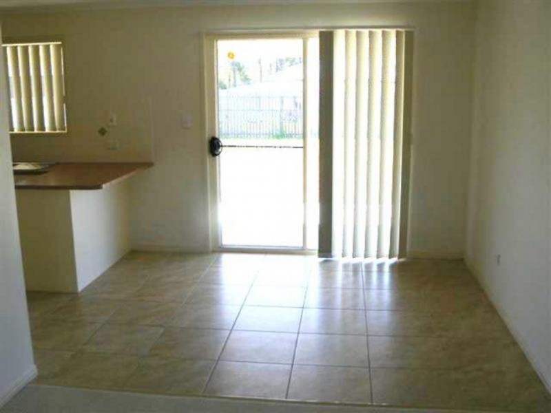 16 Topaz Circuit, Urangan QLD 4655