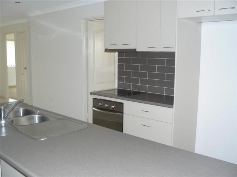 2/14 Bayley Court, Urraween QLD 4655