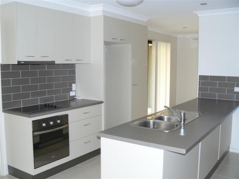 2/14 Bayley Court, Urraween QLD 4655