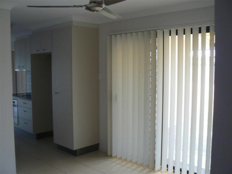 2/14 Bayley Court, Urraween QLD 4655