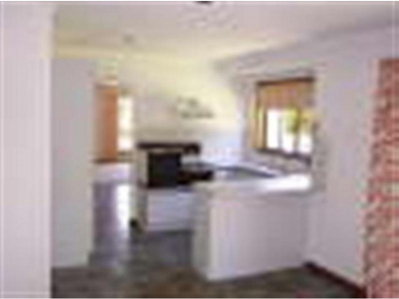 30 South Street, Urangan QLD 4655