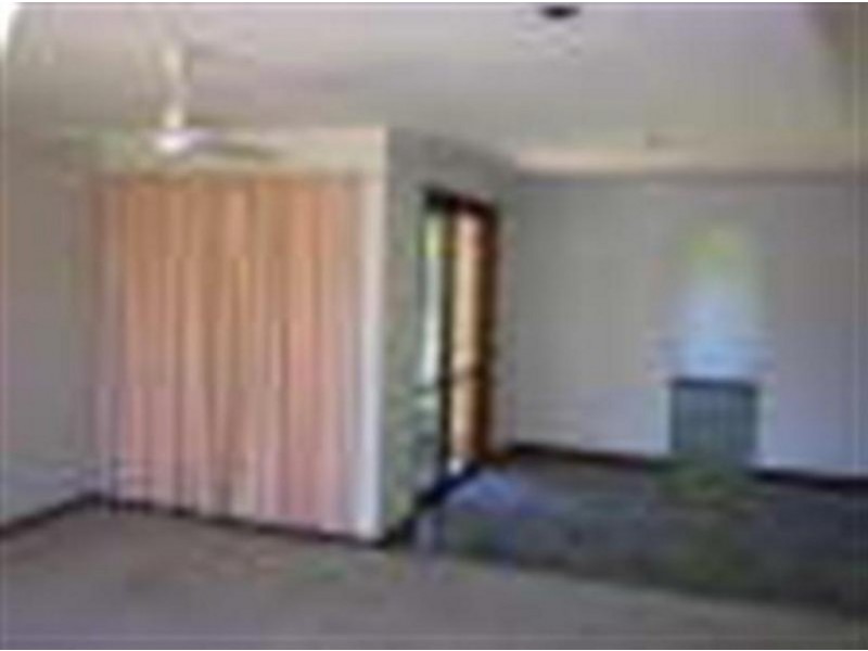 30 South Street, Urangan QLD 4655