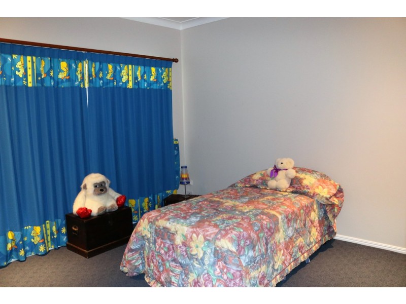 157 Condor Dr, Sunshine Acres QLD 4655
