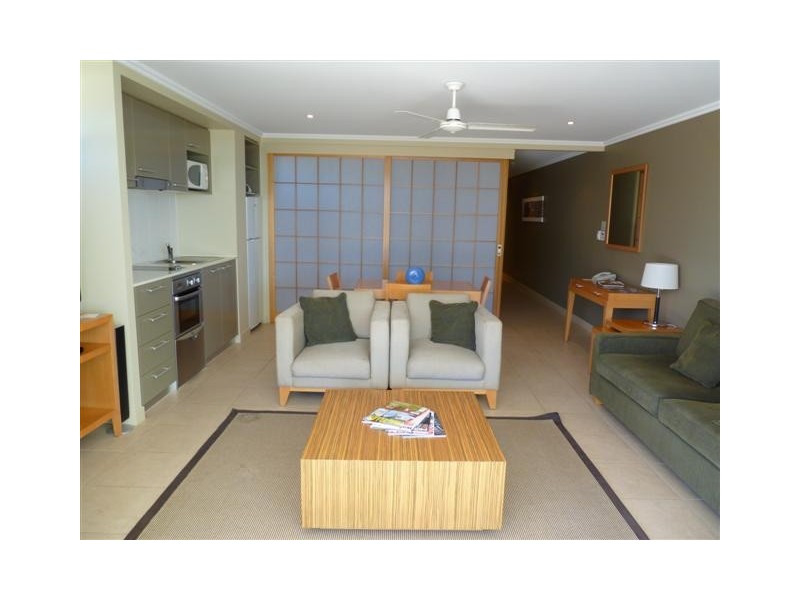 Unit 101/569 Esplanade, Urangan QLD 4655