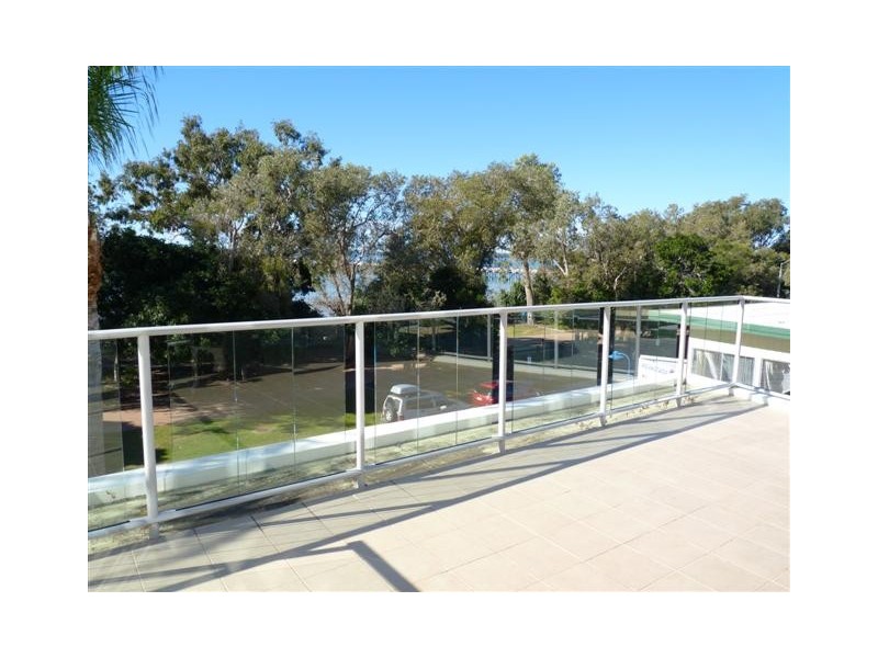 Unit 101/569 Esplanade, Urangan QLD 4655