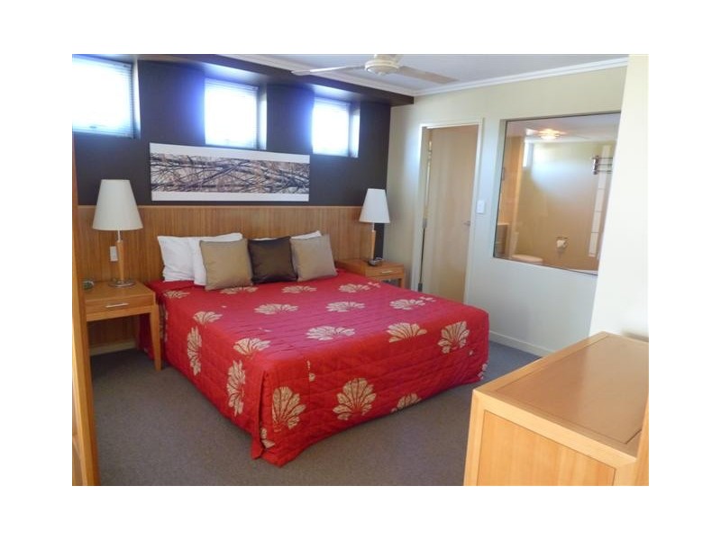 Unit 101/569 Esplanade, Urangan QLD 4655