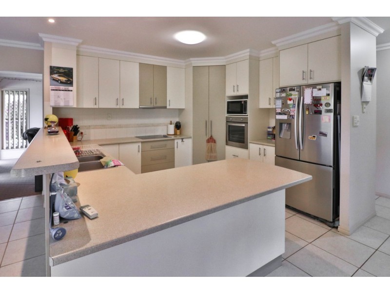 27 Gundesen Drive, Urraween QLD 4655