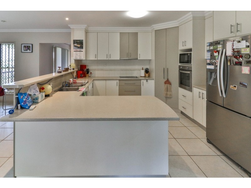 27 Gundesen Drive, Urraween QLD 4655