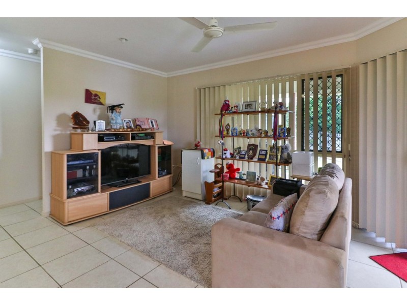 27 Gundesen Drive, Urraween QLD 4655