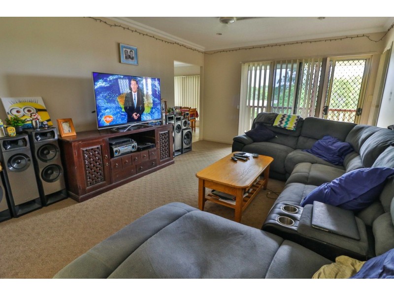 27 Gundesen Drive, Urraween QLD 4655