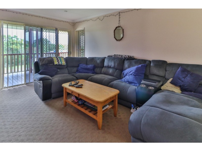 27 Gundesen Drive, Urraween QLD 4655