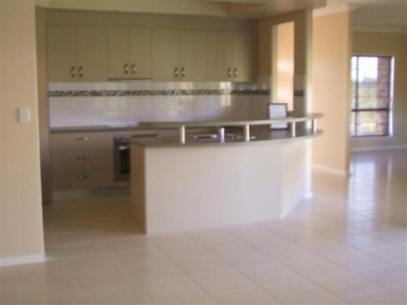 5 Bayley Court, Urraween QLD 4655