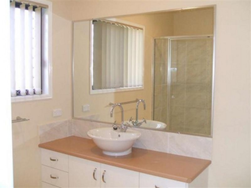 5 Bayley Court, Urraween QLD 4655