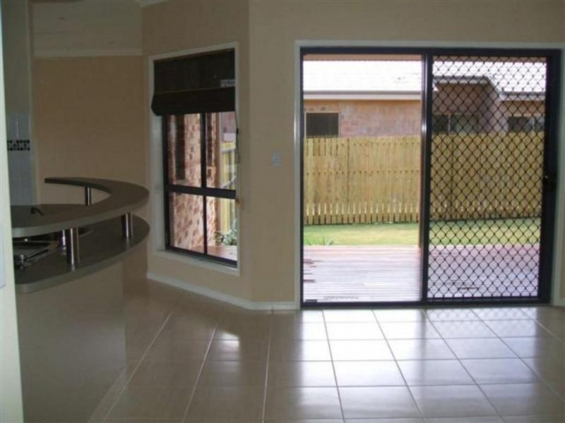 5 Bayley Court, Urraween QLD 4655