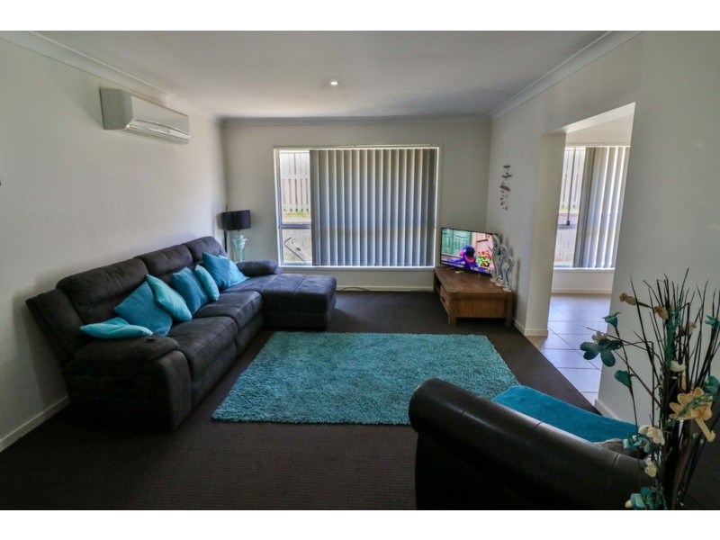 42 Morgan Circuit, Urraween QLD 4655