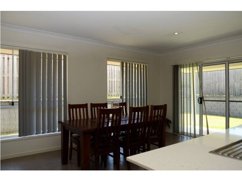 42 Morgan Circuit, Urraween QLD 4655