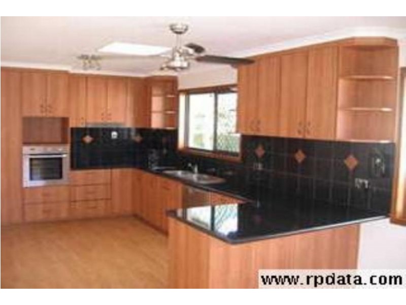 44 Limpus Street, Urangan QLD 4655