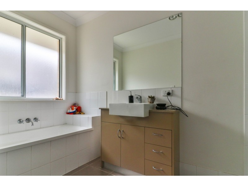 14 Morgan Circuit, Urraween QLD 4655