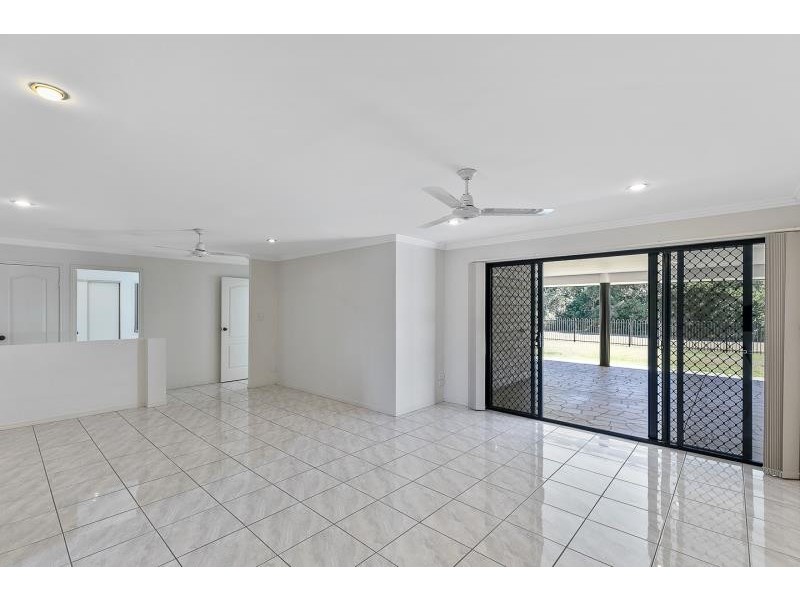 27 Oeanview Street, POINT VERNON, Point Vernon QLD 4655