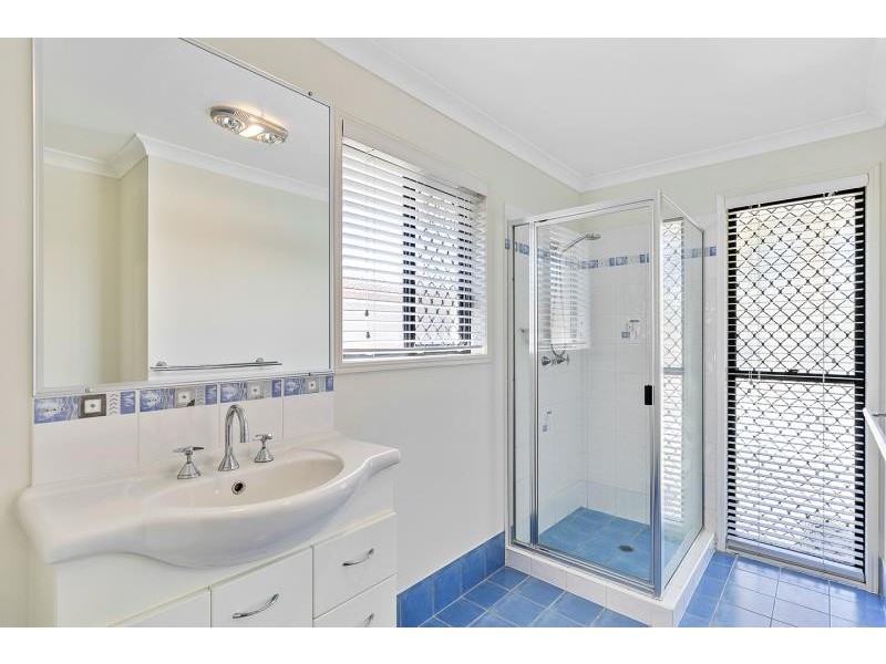 27 Oeanview Street, POINT VERNON, Point Vernon QLD 4655