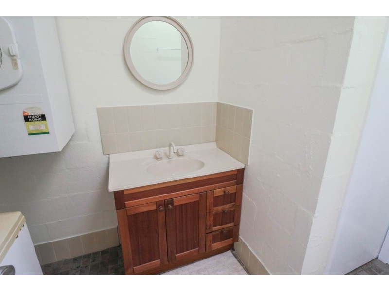 3/445 Esplanade, Torquay QLD 4655