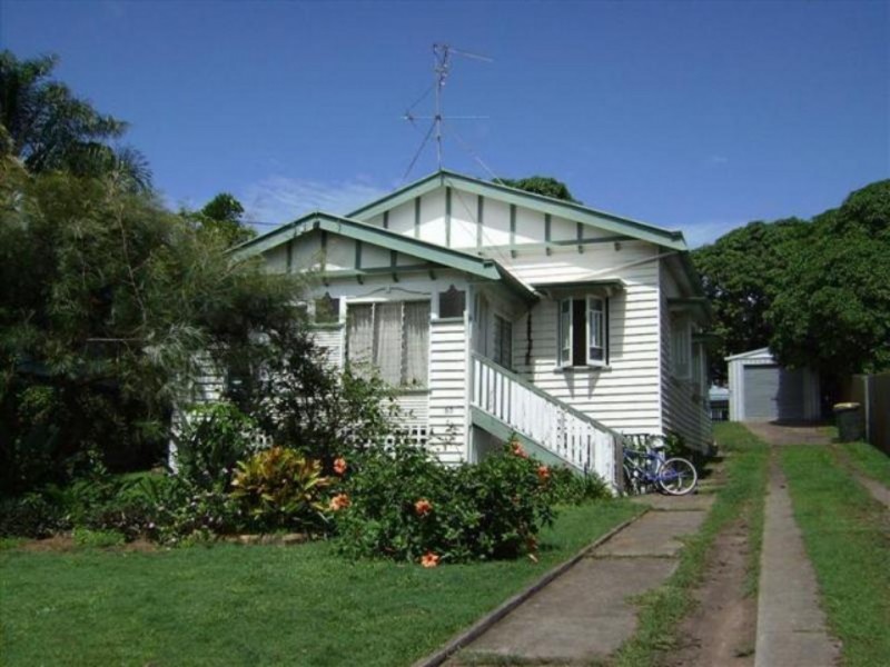 65 Kent Street, Urangan QLD 4655