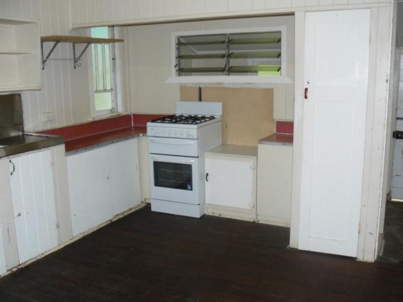 65 Kent Street, Urangan QLD 4655