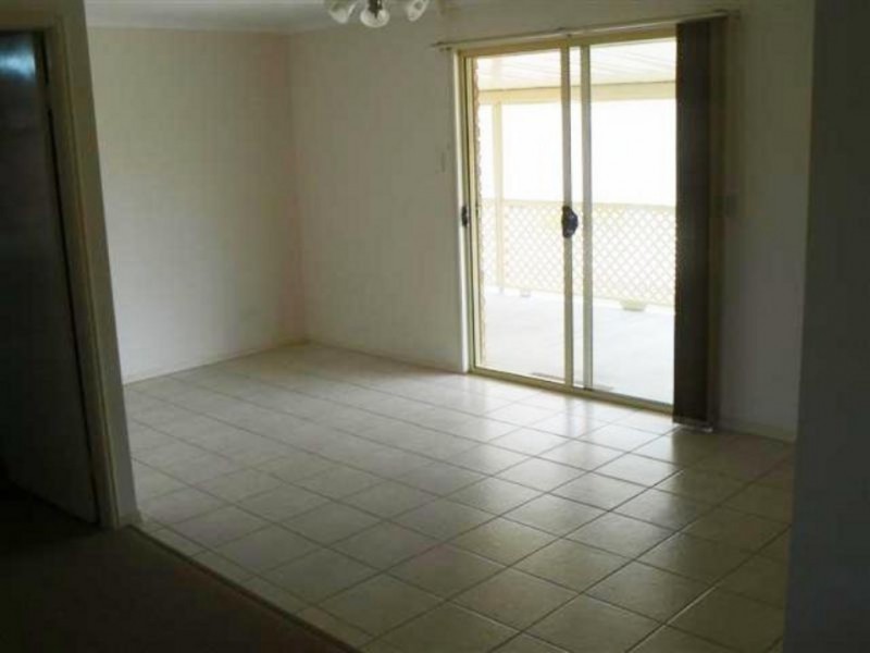 33 Anchorage Cct, Point Vernon QLD 4655