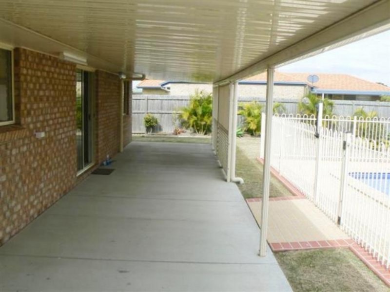33 Anchorage Cct, Point Vernon QLD 4655