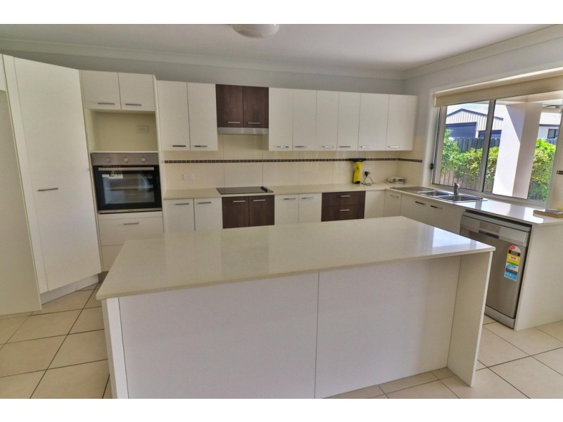 54 Endeavour Way, Eli Waters QLD 4655