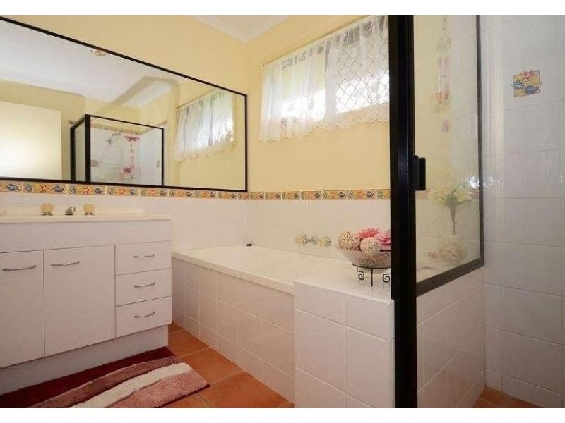 7 Aqualine Drive, Point Vernon QLD 4655