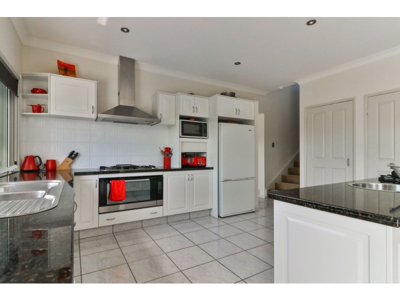 5 Balmoral Court, Urraween QLD 4655