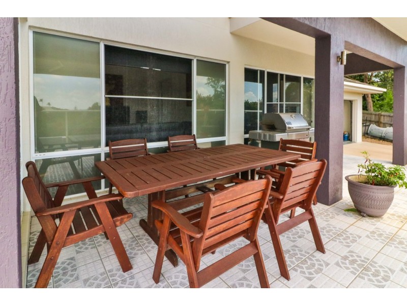5 Balmoral Court, Urraween QLD 4655