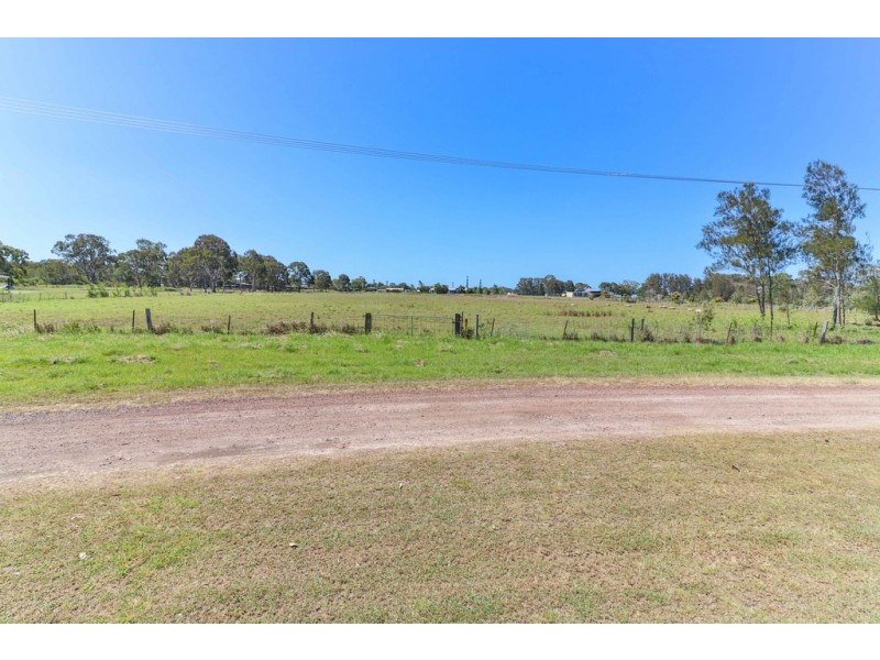 6 Shore Road East, Urangan QLD 4655