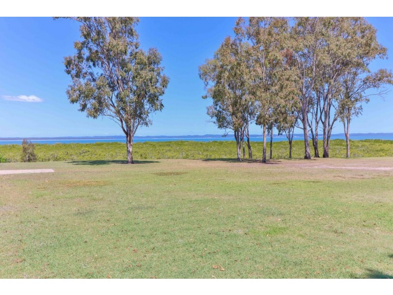 6 Shore Road East, Urangan QLD 4655