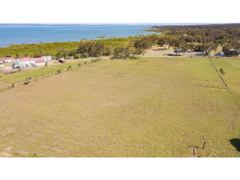 6 Shore Road East, Urangan QLD 4655