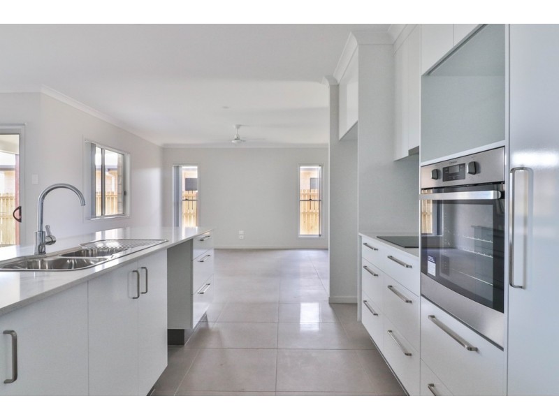 19 Hudson Drive, Urraween QLD 4655