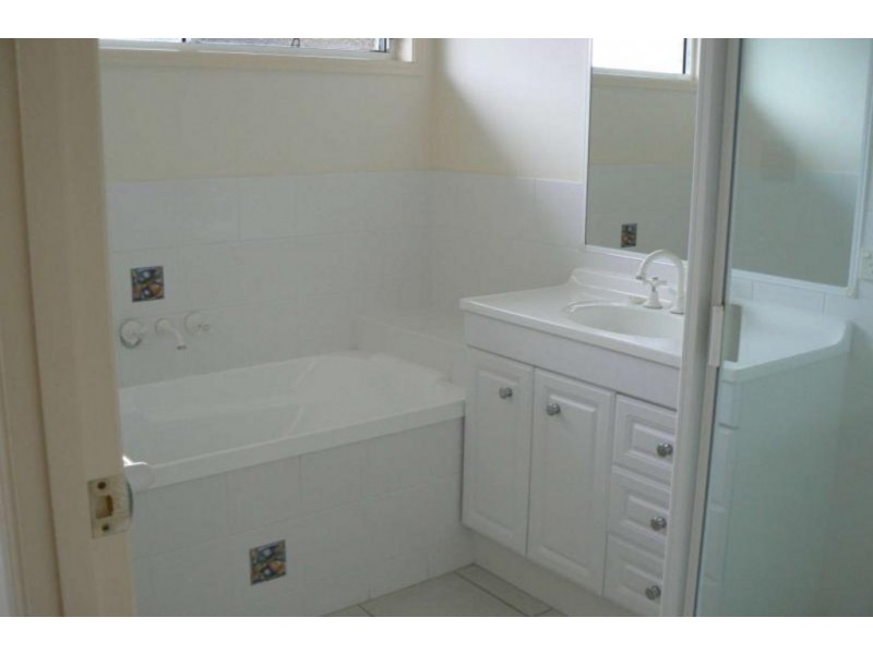 10 Wodalla Mews, Point Vernon QLD 4655