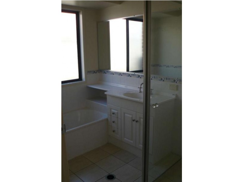 12 Westminster Court, Kawungan QLD 4655