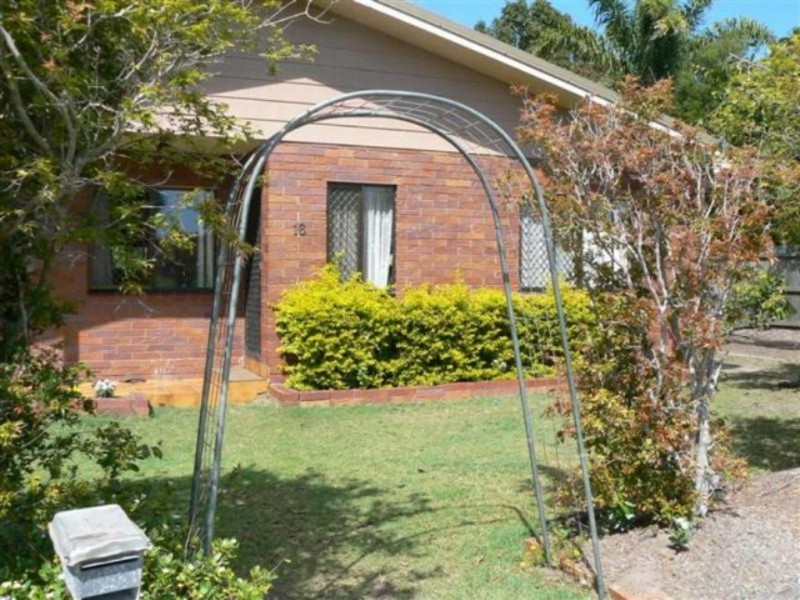 16 Hythe Street, Pialba QLD 4655