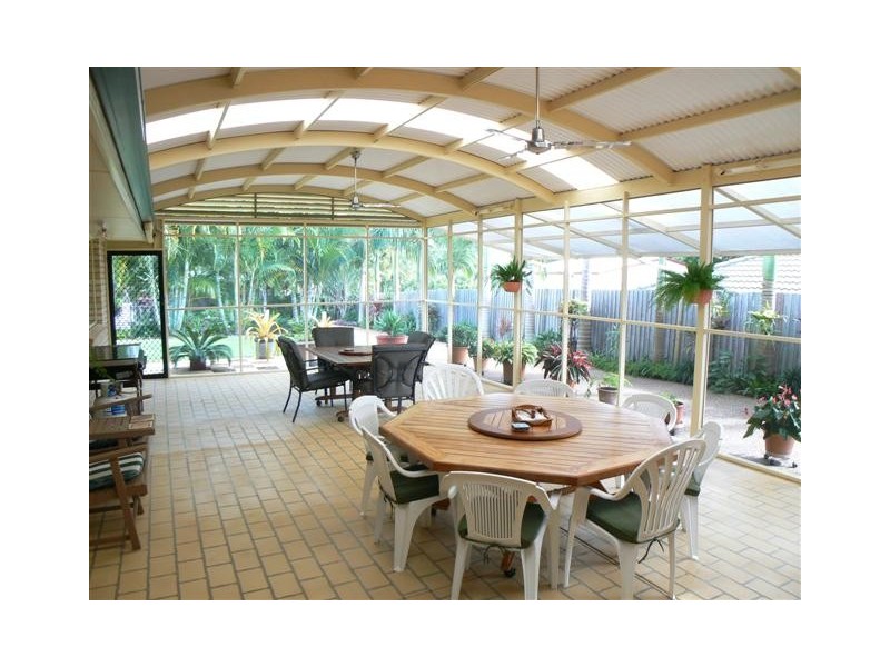 17 Mcliver St, Kawungan QLD 4655