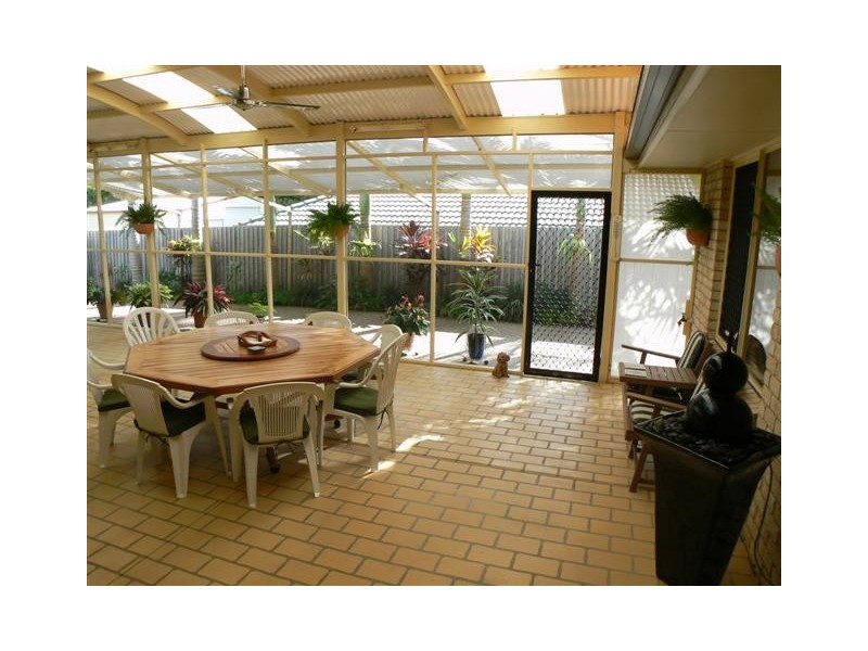 17 Mcliver St, Kawungan QLD 4655