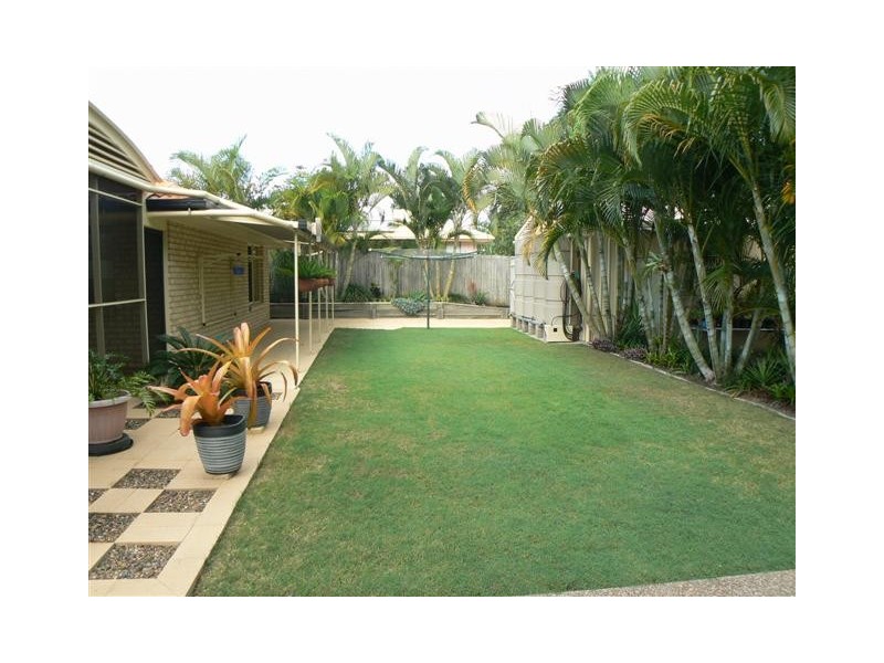 17 Mcliver St, Kawungan QLD 4655
