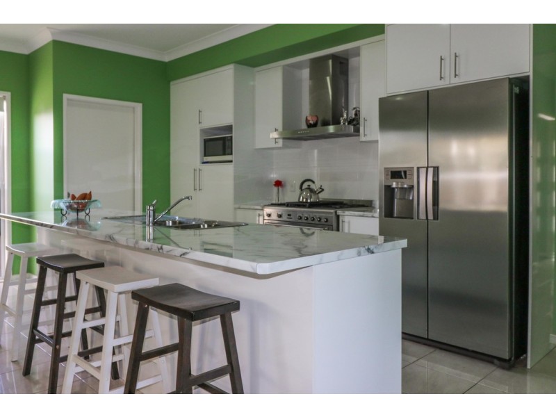 16 Kingsbarn Drive, Wondunna QLD 4655