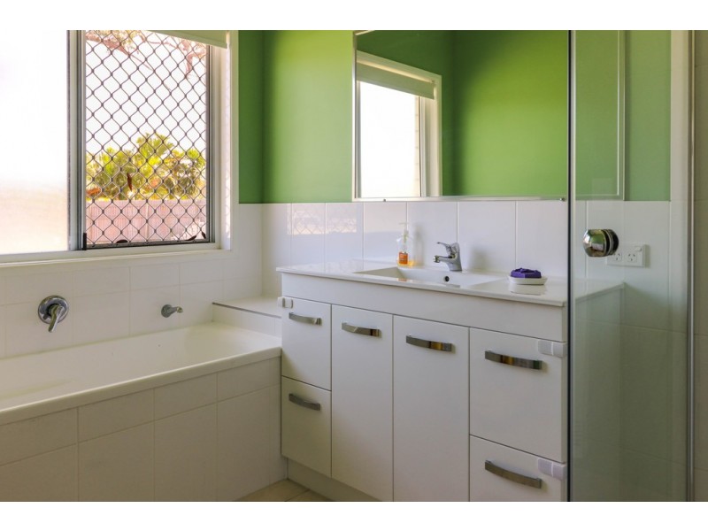 16 Kingsbarn Drive, Wondunna QLD 4655