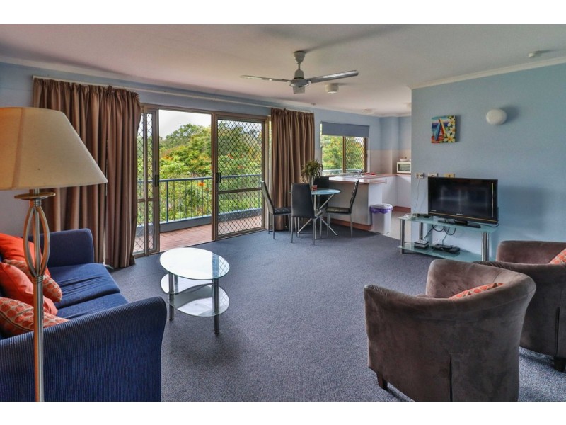 8/383 Esplanade, Torquay QLD 4655