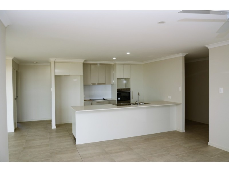 2 Rossington Drive, Urraween QLD 4655